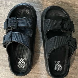 VINCE CAMUTO AVELLTA SANDAL great condition!